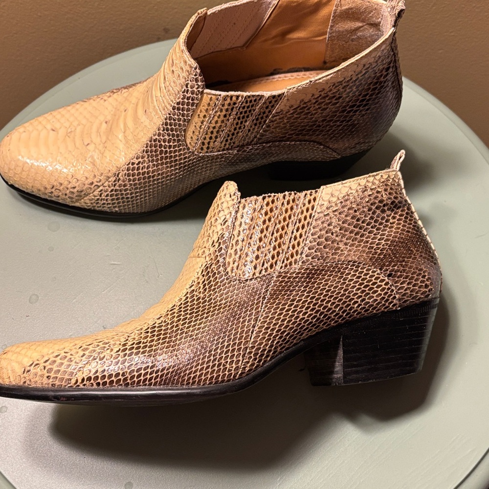 Giorgio Brutini Ladies Snakeskin Ankle Boots Size 9
